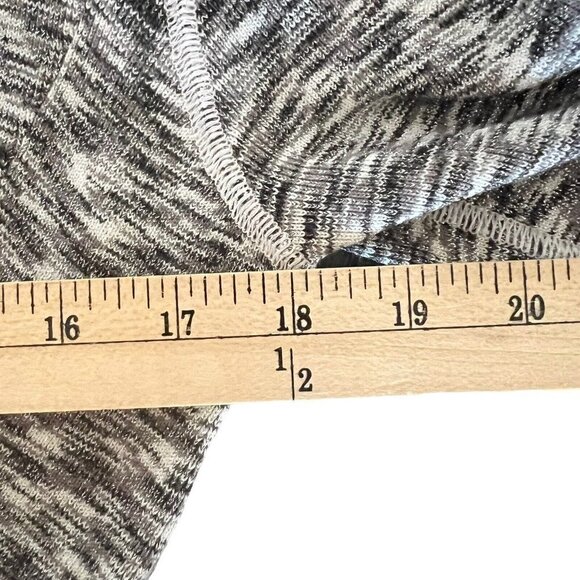 One Girl Who Anthropologie V Neck Long Sleeve Tunic Wrap Knit Top Size S - Picture 9 of 11